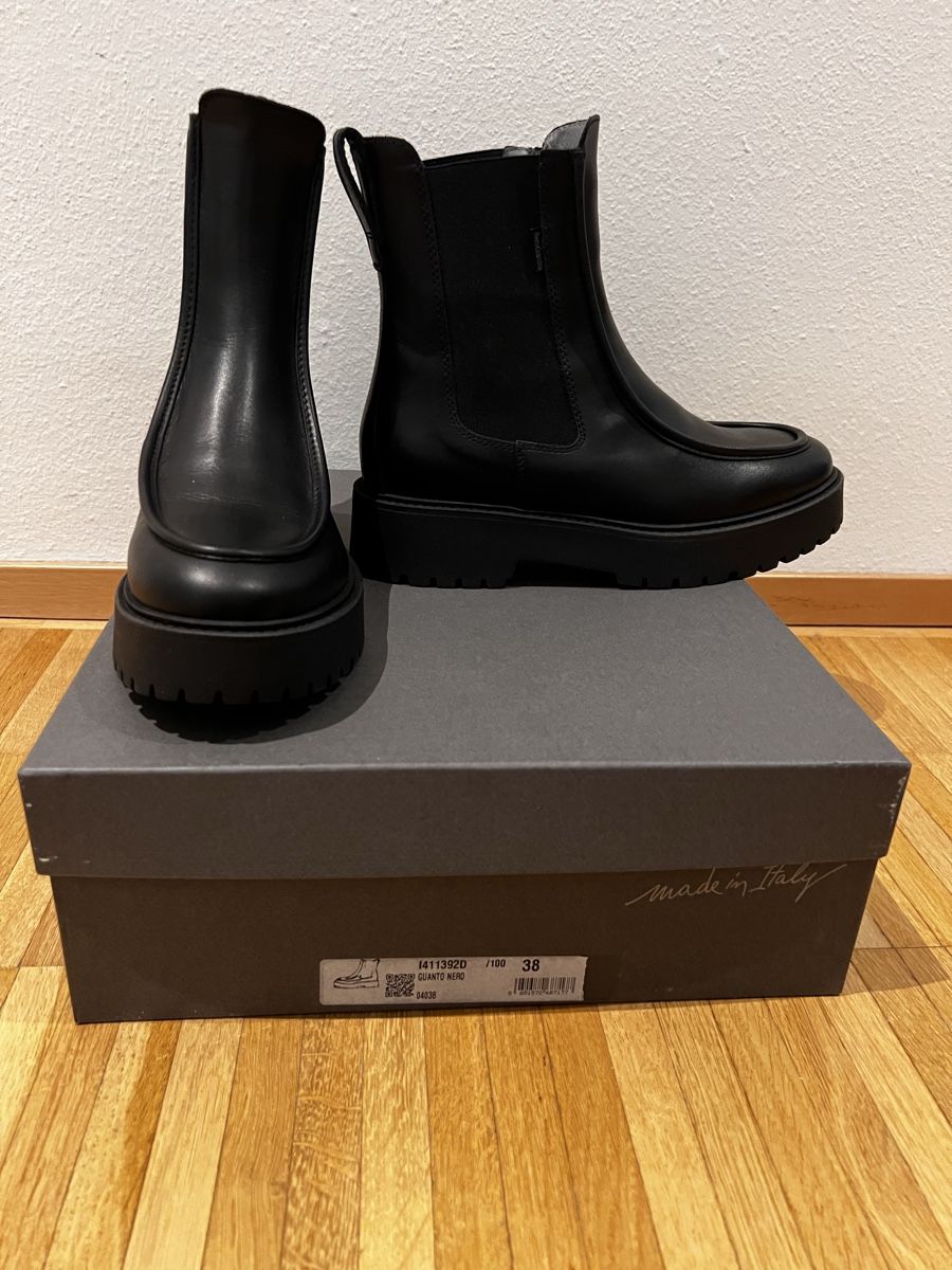 Scarpe da donna: Schwarze Leder Boots NeroGiardini – Nuovo e nell'imballaggio originale da Brüttisellen venduto da vpavlidis 3