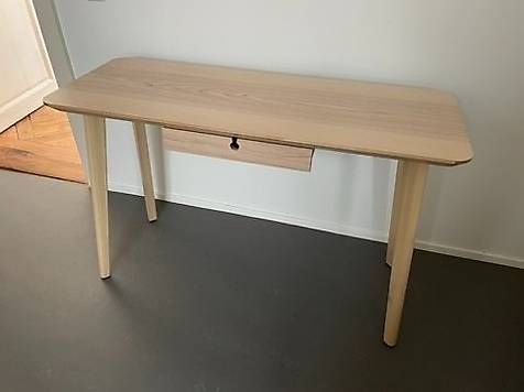 Ikea Scrivanie: LISABO Schreibtisch – Usato da Luzern venduto da gongle88