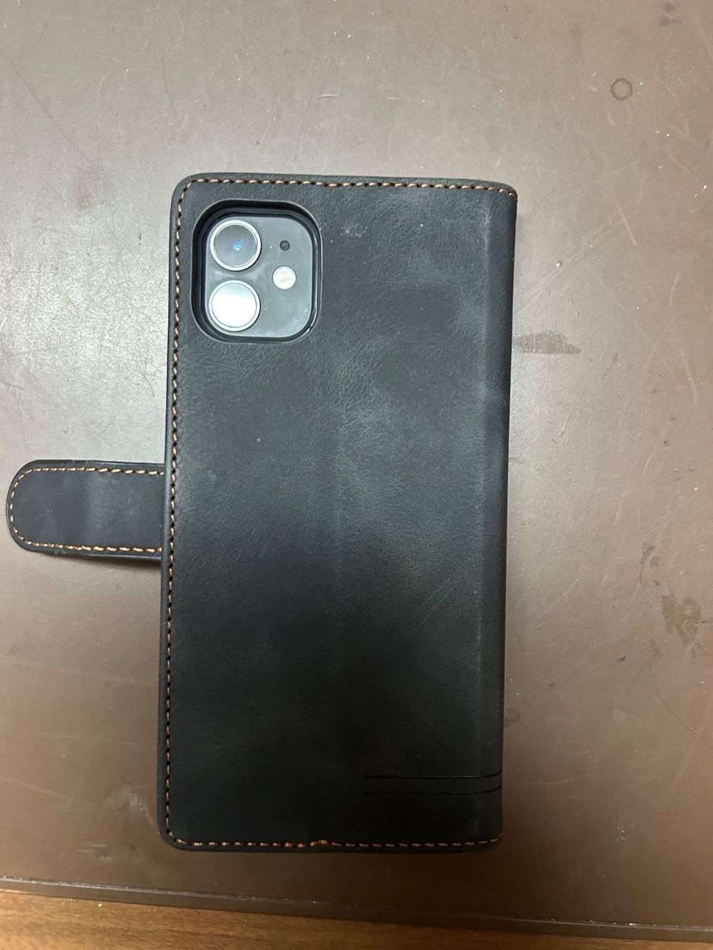 Apple Handys / Smartphones: iPhone 11 mit neuer Leder Klapphülle mit Kartenfach – Gebraucht aus Uster von peter1313 1