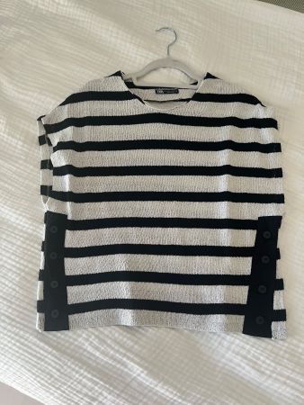 ZARA striped knit top Sz L