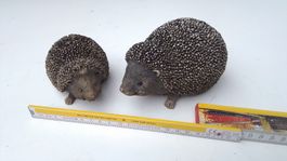 zwei Igel Garten Dekoration beschädigt