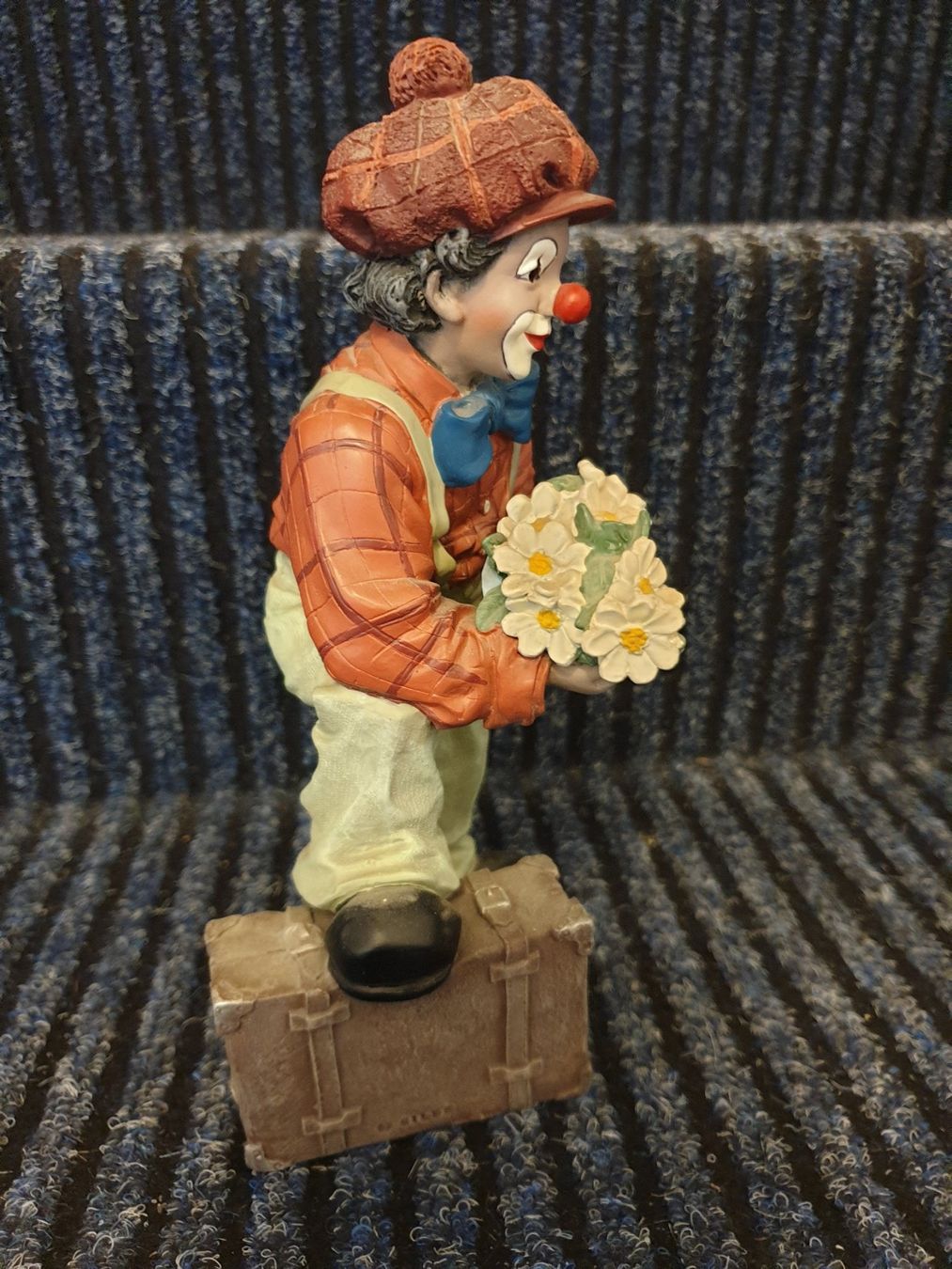 Statuette: Gilde Clown mit Koffer und Blumenstrauss – Usato da Birmenstorf AG venduto da 541300 4