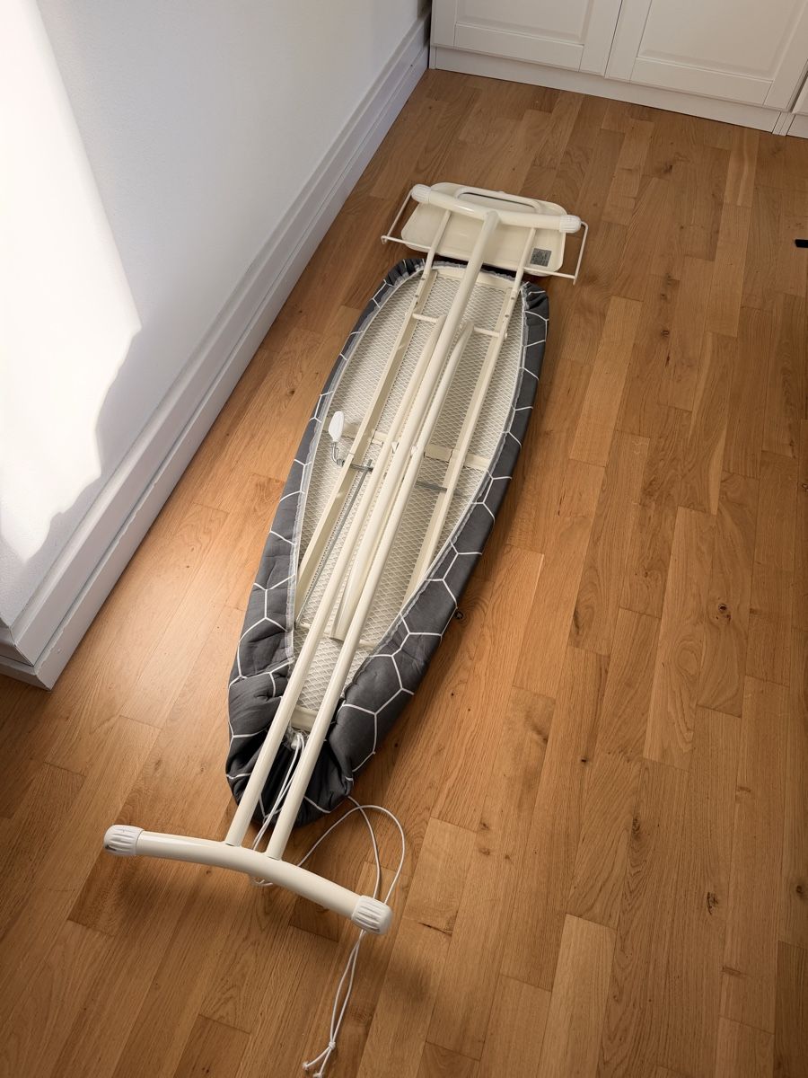 Planches à repasser: Ironing Board – D'occasion à Zürich par mar_h7x7 2
