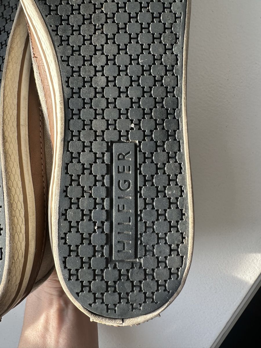 Tommy Hilfiger Damenschuhe: Beige brown trainers Tommy Hilfiger size 39 – Gebraucht aus Uster von Monika_OB 6