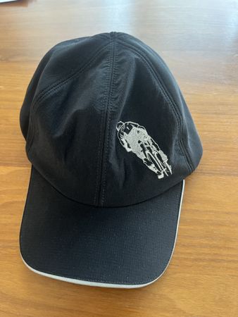 ASSOS Radler-Cap mit Stickerei, perfekt für den Sommer!