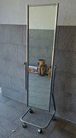 Spiegel neigbar auf Rollen Metall H 150 cm
