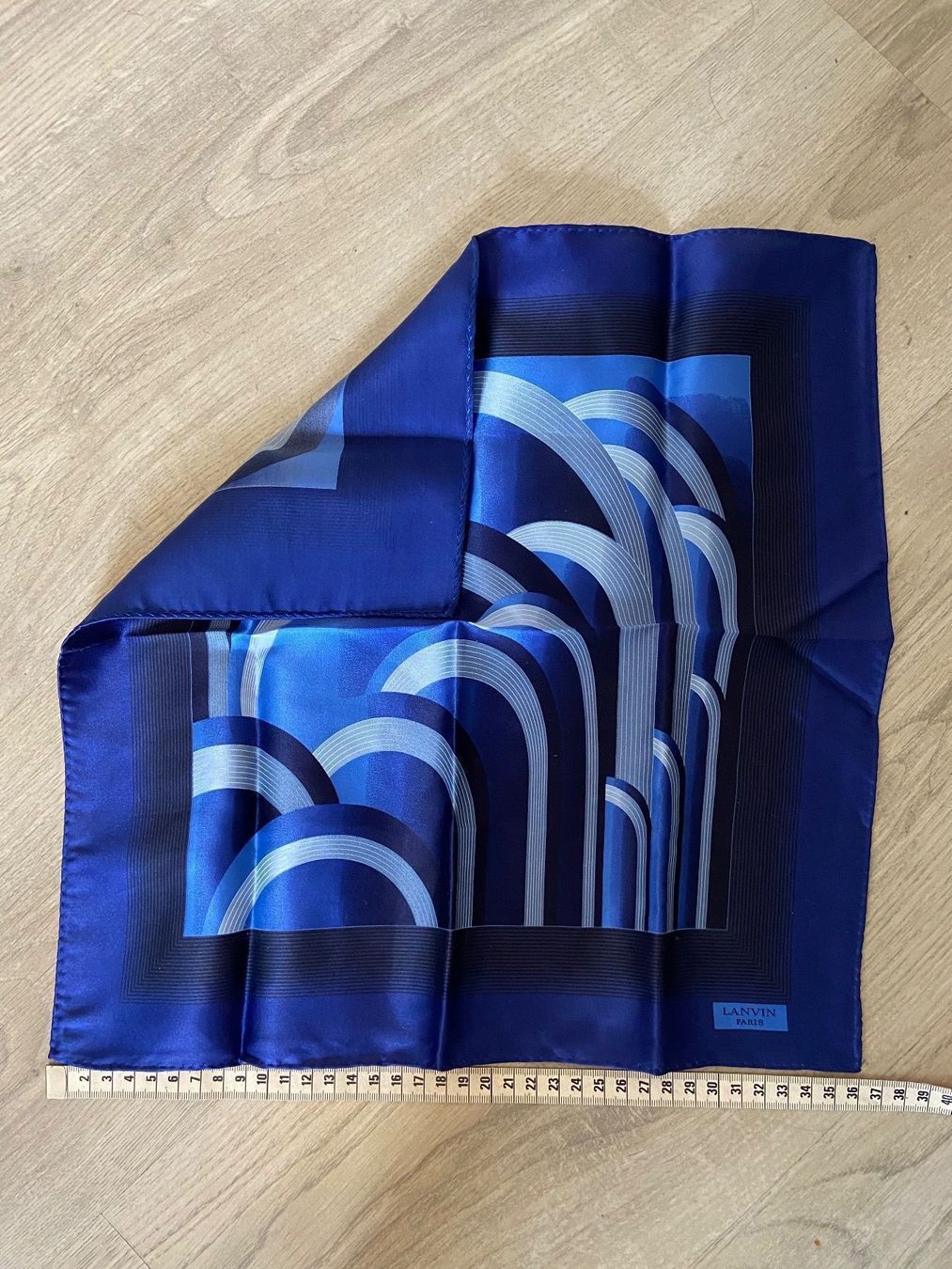 Lanvin Foulard & Sciarpe: Foulard LANVIN paris – Usato da Montreux venduto da Perledor 4