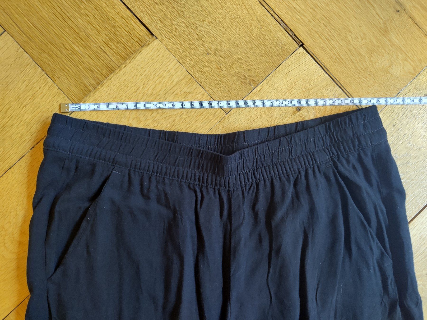 H&M Pantaloni: Stoffhose – Usato da Bern venduto da Linii 1