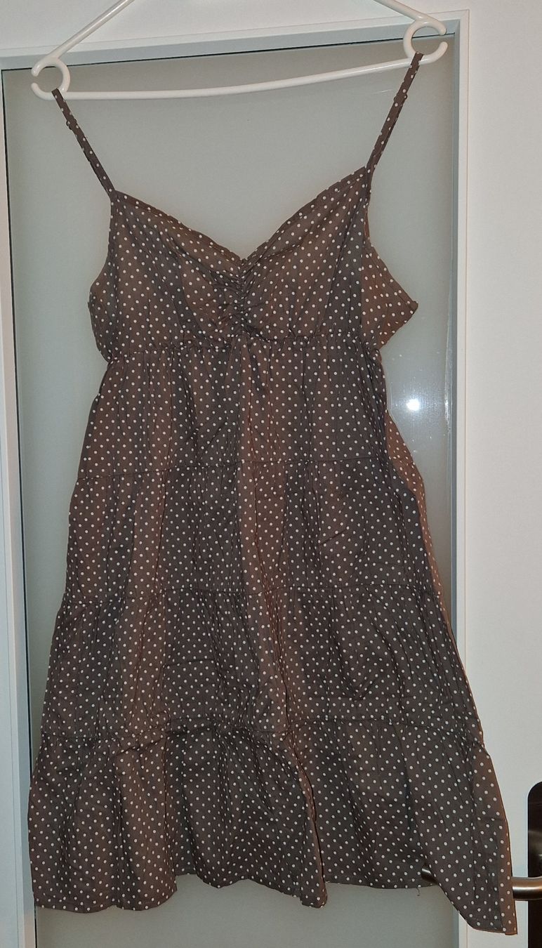 Vestiti: Robe pour femme  38 – Usato da Couvet venduto da Pioune