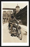 Fotografie Lion Brewetty auf Triumph-Mot