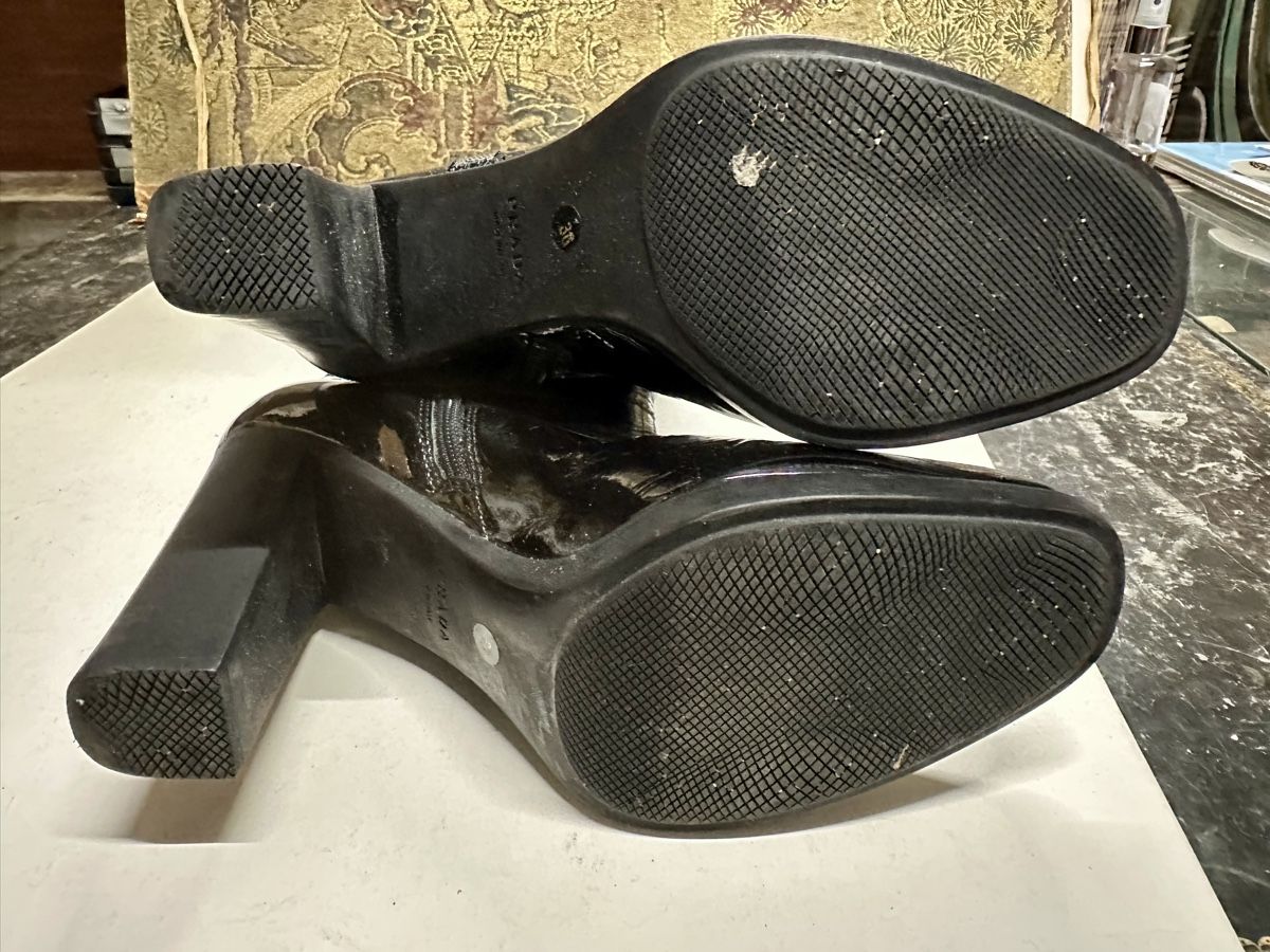 Prada Scarpe da donna: Bottes PRADA vernis noir taille 36. – Usato da Genève venduto da Tom6 6