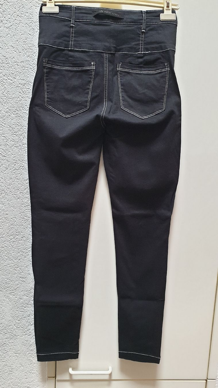 Pantaloni: 2 PAR HOSSE – Usato da Thun venduto da Vecgou 1