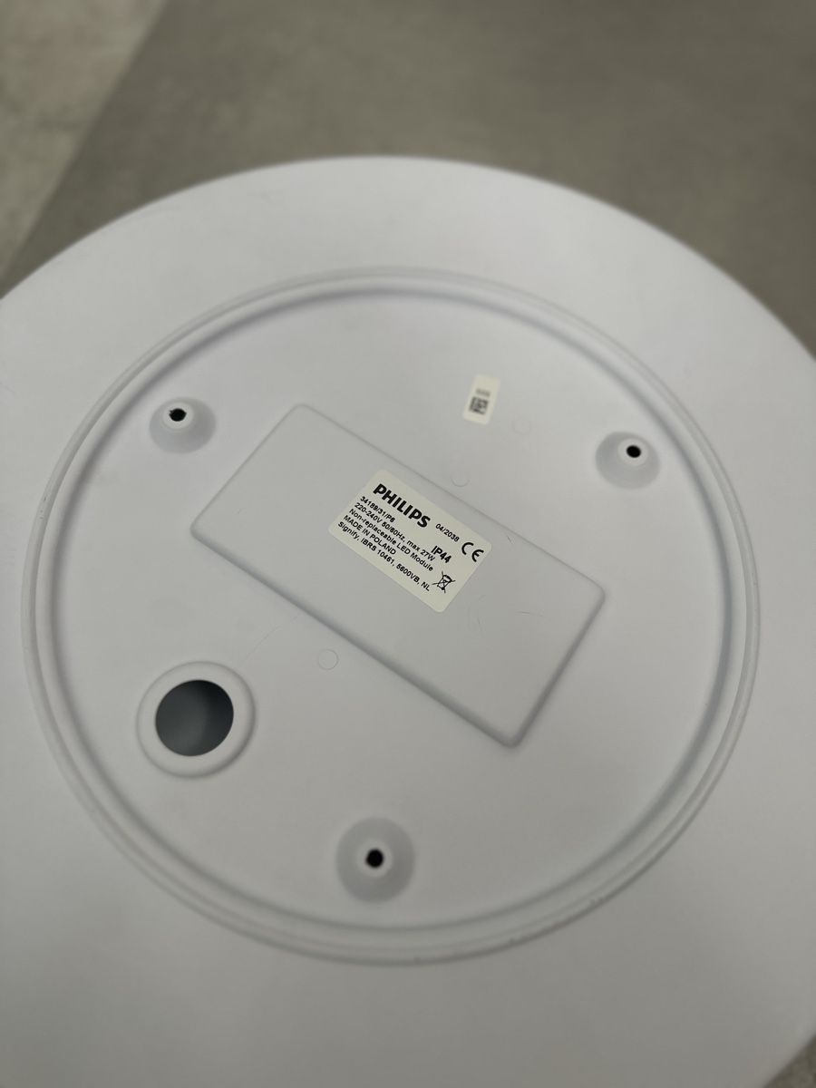 Philips Lampadari & plafoniere: Philips Hue Deckenleuchte Struana weiss – Usato da Detligen venduto da Yaenu_8 3
