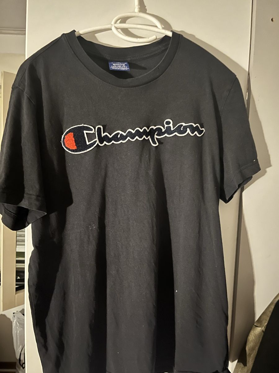 Champion T-shirt: Blau/Schwarzes Champion Tshirt – Usato da Winterthur venduto da tho_76b7