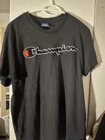 Blau/Schwarzes Champion Tshirt