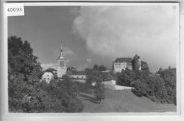 Gruyeres - L'Eglise et le Chateau