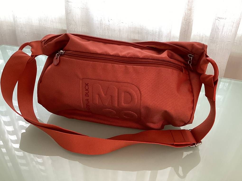 Sacs femmes: Mandarina Duck – D'occasion à Minusio par dan_q7sp
