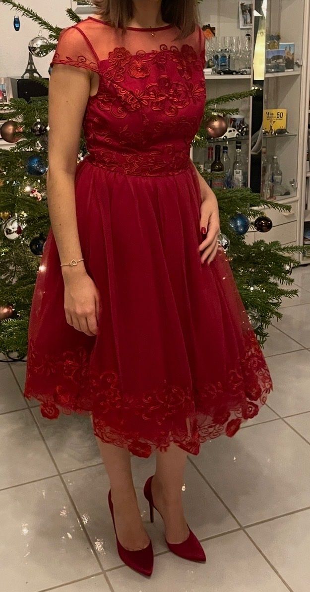 Robes: Elegantes Tüllkleid Rot Gr.34 – D'occasion à Schönenwerd par d.chiara