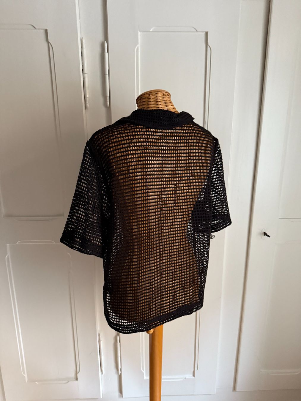 Weekday Blusen: WEEKDAY - Netzbluse schwarz S – Gebraucht aus Zürich von Diazaio 2