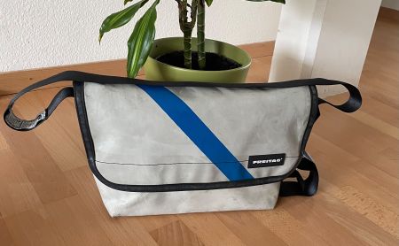 TOP-RARITÄT Freitag Surfside F42 Bag S/grey-blue/TOP-RARITÄT