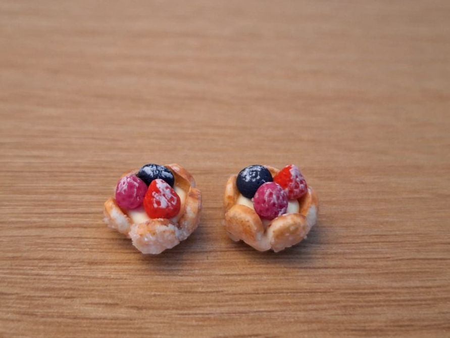 Case e mobili per bambole: Puppenhaus Früchtetörtchen – Nuovo (secondo la descrizione) da Zürich venduto da HandmadeTinyFood 1