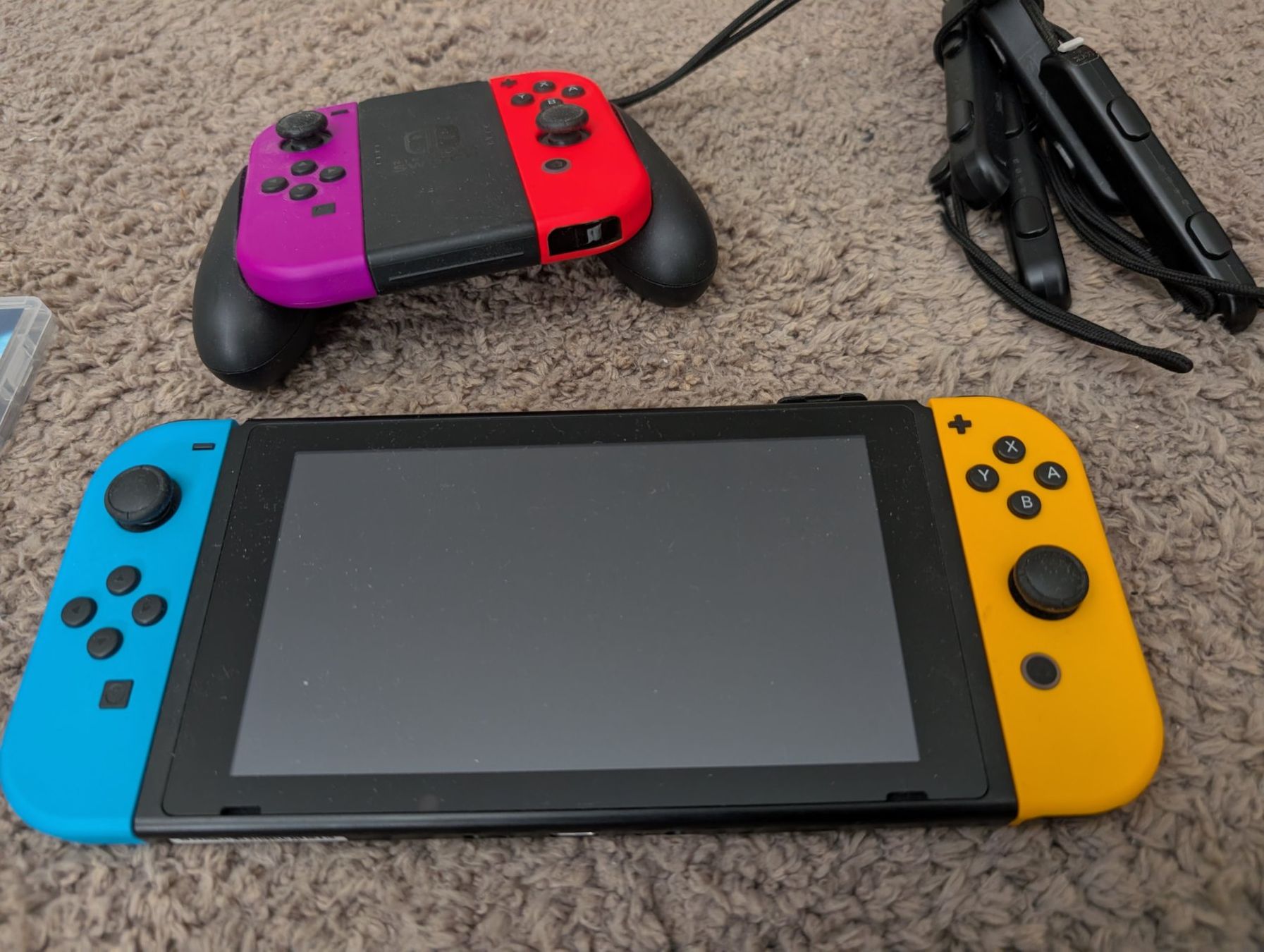 Nintendo Konsolen: Nintendo Switch + 4 controllers & 2 games – Gebraucht aus Bern von gum_lr9c 2