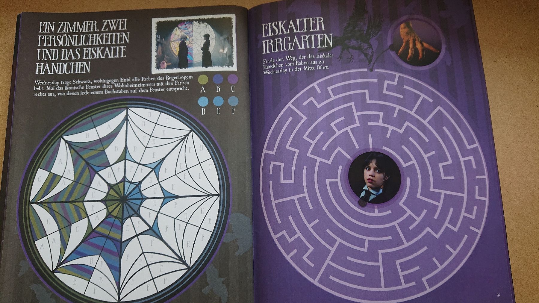 Panini Carte collezionabili: Wednesday Stickerbuch Panini mit allen sticker – Usato da Chur venduto da FreakofRarity 5