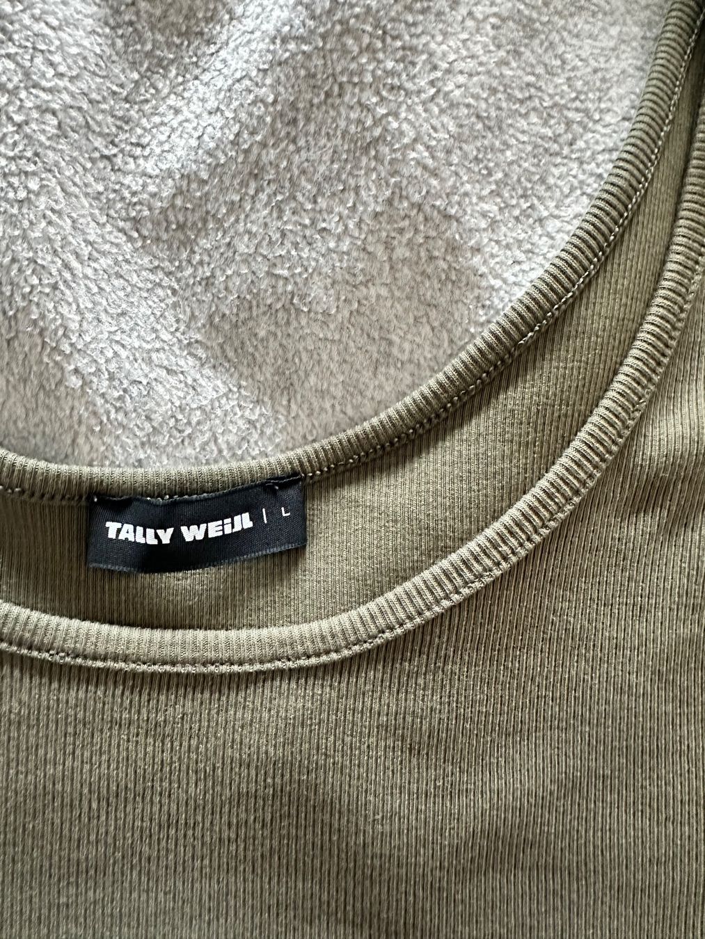 Tally Weijl Top: Tally Weijl Crop Top – Nuovo (secondo la descrizione) da Dübendorf venduto da ayl_t992 2
