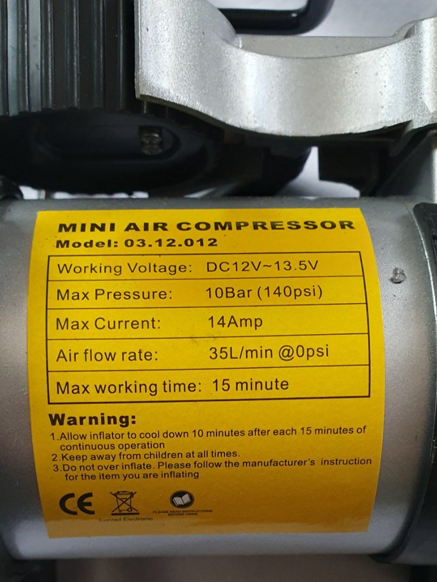 Compresseurs: Mini Air Kompressor mit Hülle – D'occasion à Läufelfingen par jac_vp95 4