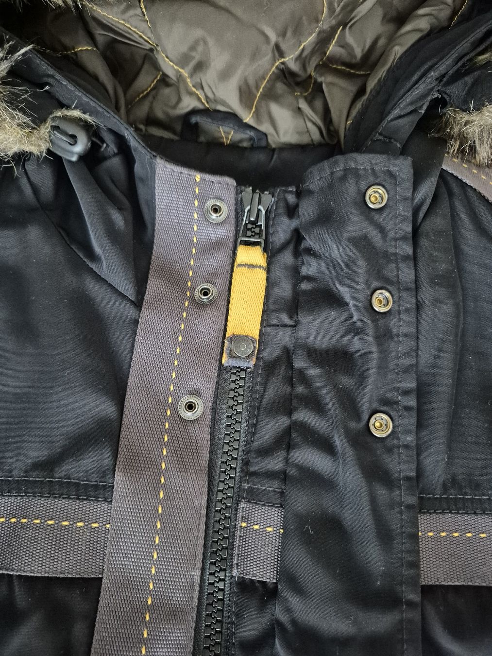 S.Oliver Giacche: Warme Winterjacke S.Oliver mit Kapuze, Grösse L – Usato da Thun venduto da Reb80 1