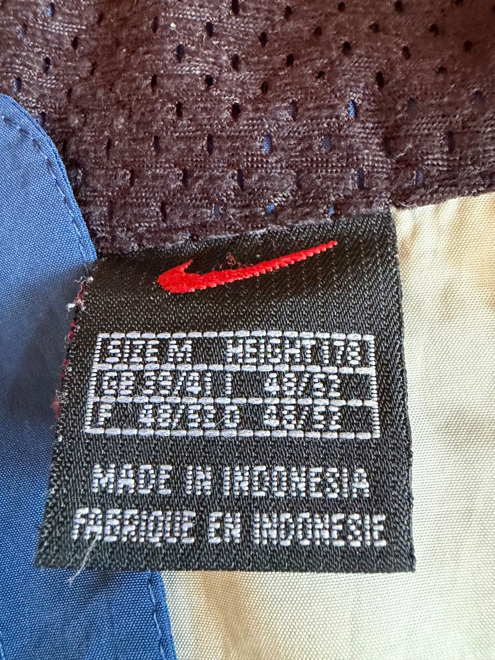 Nike Gilets: NIKE Weste  Gr. M  Zustand: Perfect – D'occasion à Interlaken par Bona55 5