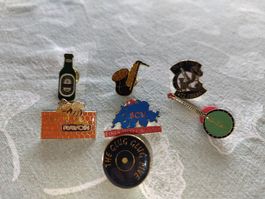 Ansteckbuttons Konvolut diverse Motive gebraucht
