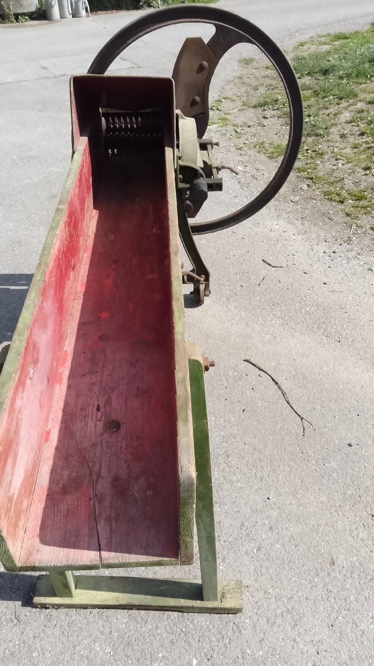 Tutte le macchine: Antiker Strohschneider – Usato da Gretschins venduto da Gisi7 5