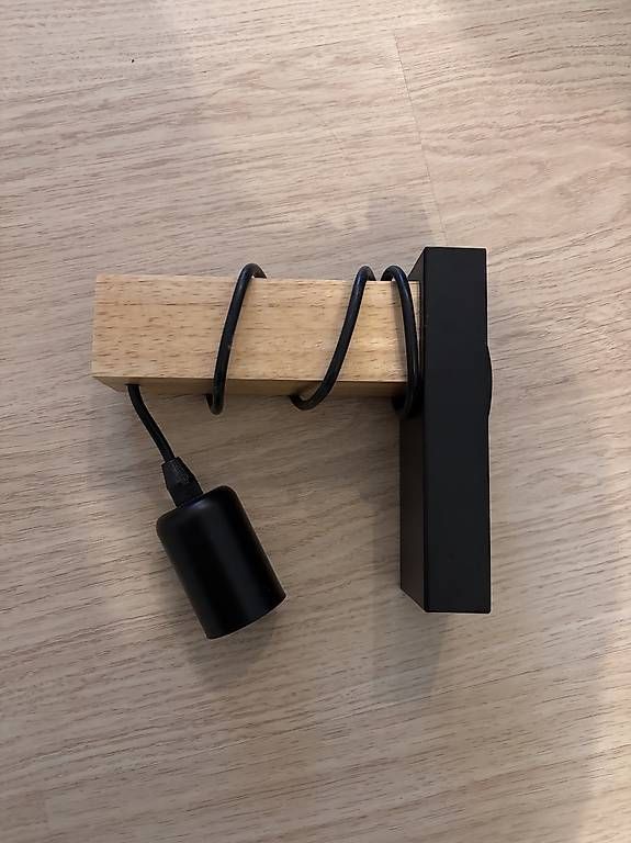 Lampade: Applique murale bois et métal noir – Usato da La Sarraz venduto da sim_8sjd
