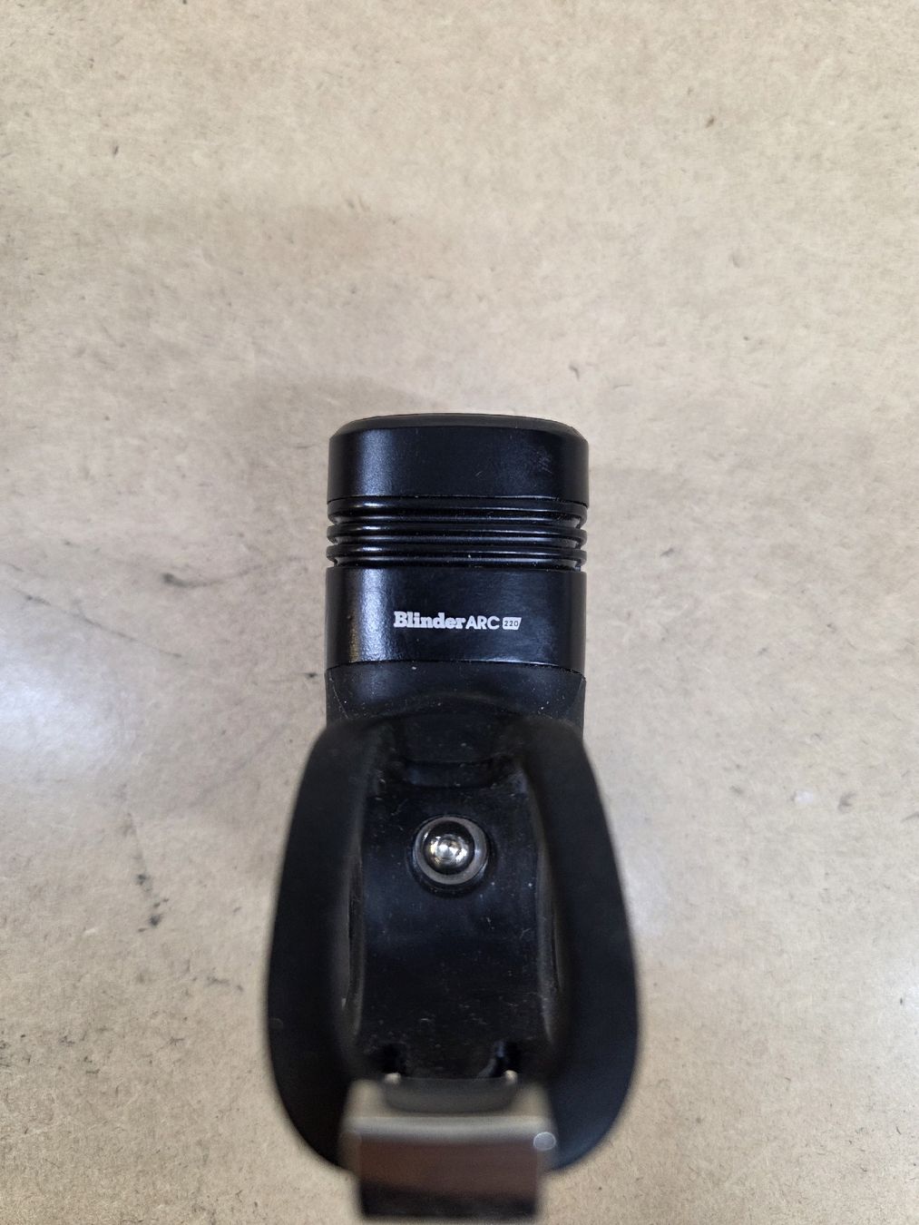 Pezzi di ricambio: Knog Blinder ARC 220 Frontlicht USB, 220 Lumen – Usato da Zug venduto da olx_5shp 4