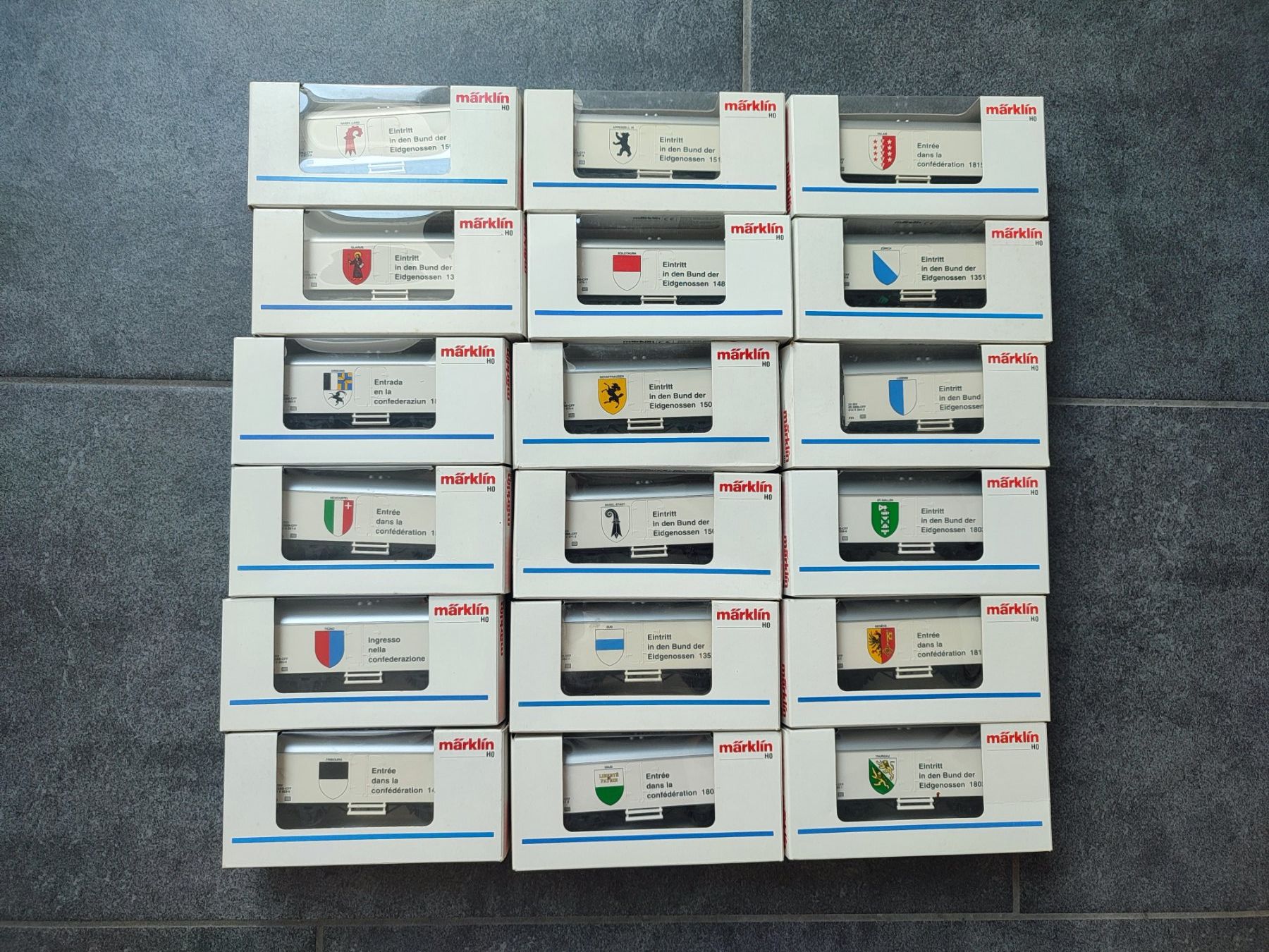 Märklin Modellini di ferrovie: Märklin H0 Schweizer Kantonswagen,18 Kantone – Nuovo (secondo la descrizione) da Röschenz venduto da elefant91