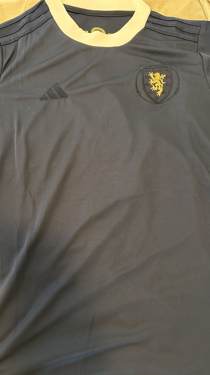 Adidas Canottiere & Pantaloni: Scotland Retro Jersey  – Nuovo (secondo la descrizione) da Oberrieden venduto da jon_5cl2 3