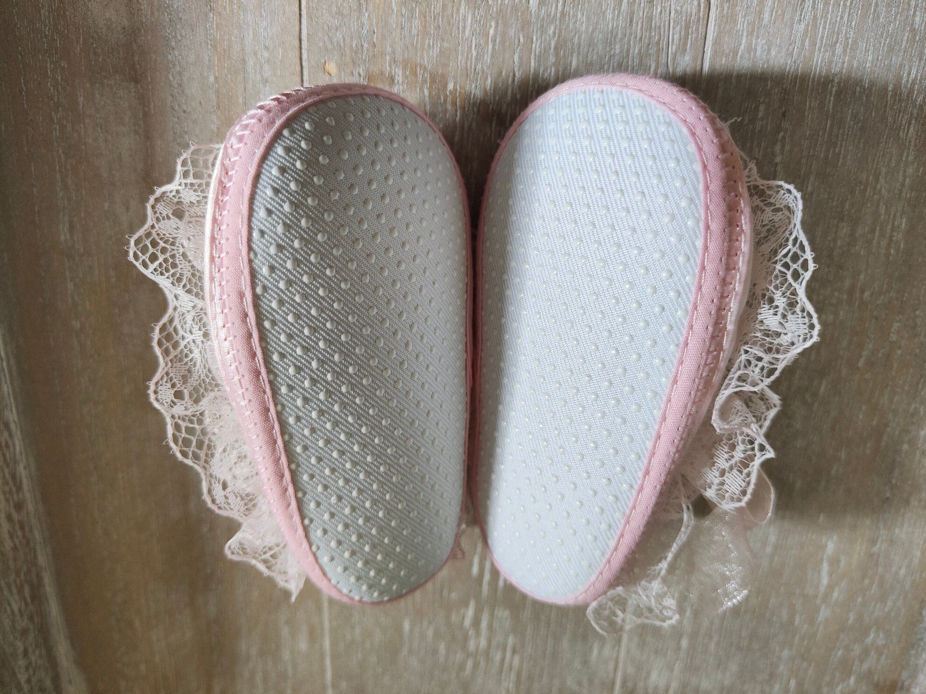 Scarpe per ragazzi: Babyschuhe Gr. 18 mit Haarband – Usato da Hittnau venduto da vanescott 2