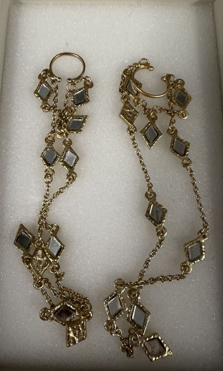 Orecchini pendenti & Orecchini a lobo: Orecchini ear cuff pendenti dorati. Mai usati – Nuovo (secondo la descrizione) da Adliswil venduto da Rampella