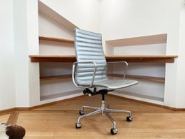 Silbern Lederstuhl EA119 von Herman Miller Eames 6st verf.