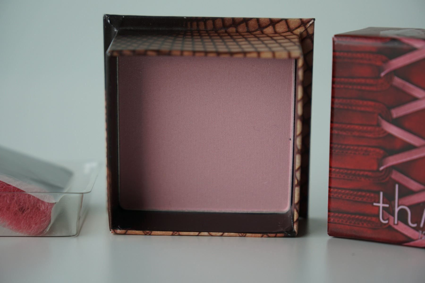 Make-up: Benefit thrrrob Powder Blush - Neu NP:49 – Nuovo e nell'imballaggio originale da Zürich venduto da sambaum