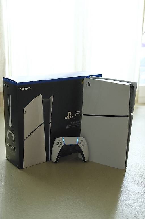 Sony Console: PlayStation 5 Digital Edition (slim) Neuwertig Preis VB – Nuovo (secondo la descrizione) da Liebefeld venduto da beb_2nbz