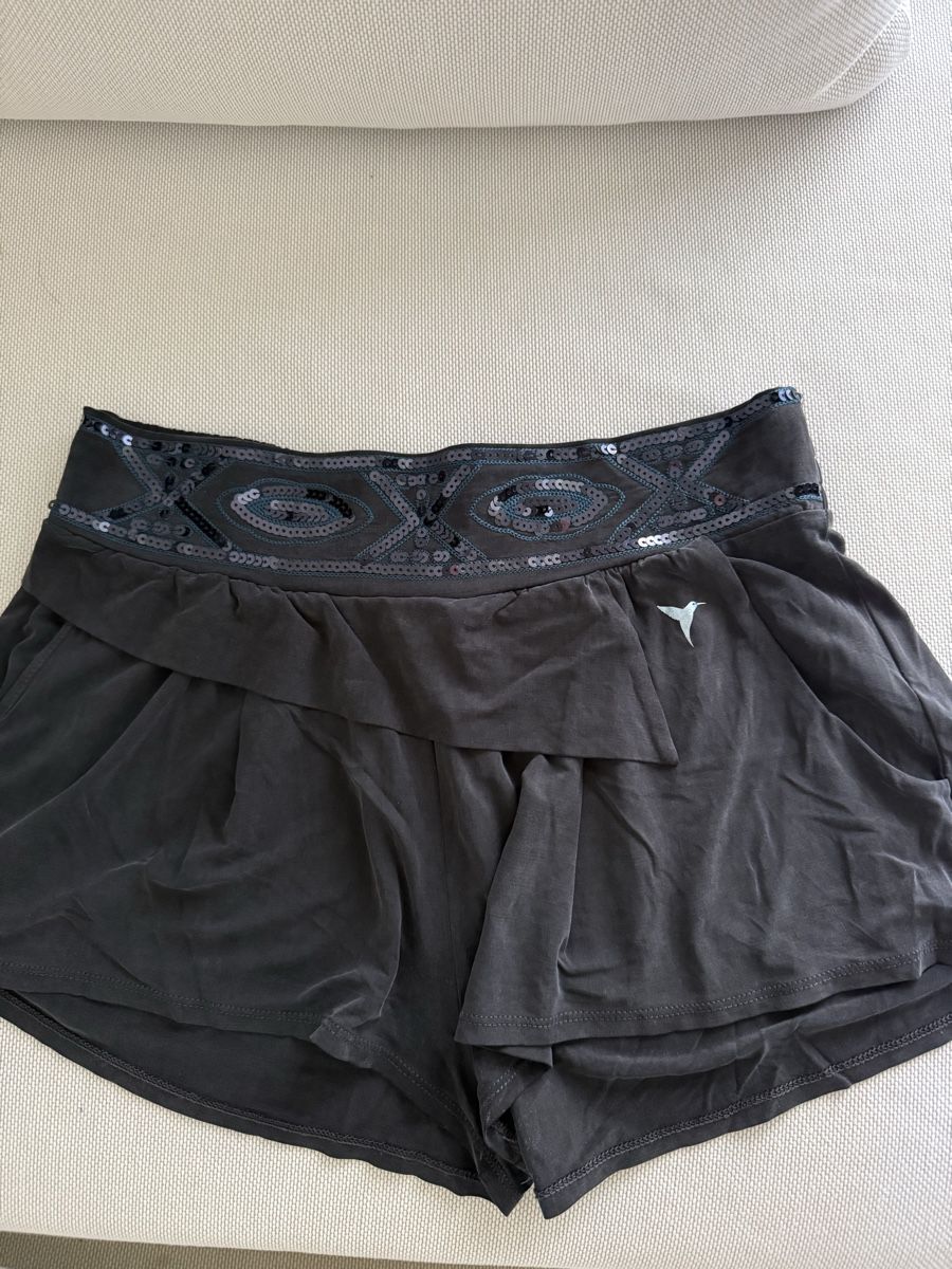 Pantaloni: Cupro Usuahia Shorts/Gr.M – Usato da Zürich venduto da secondhandpassion