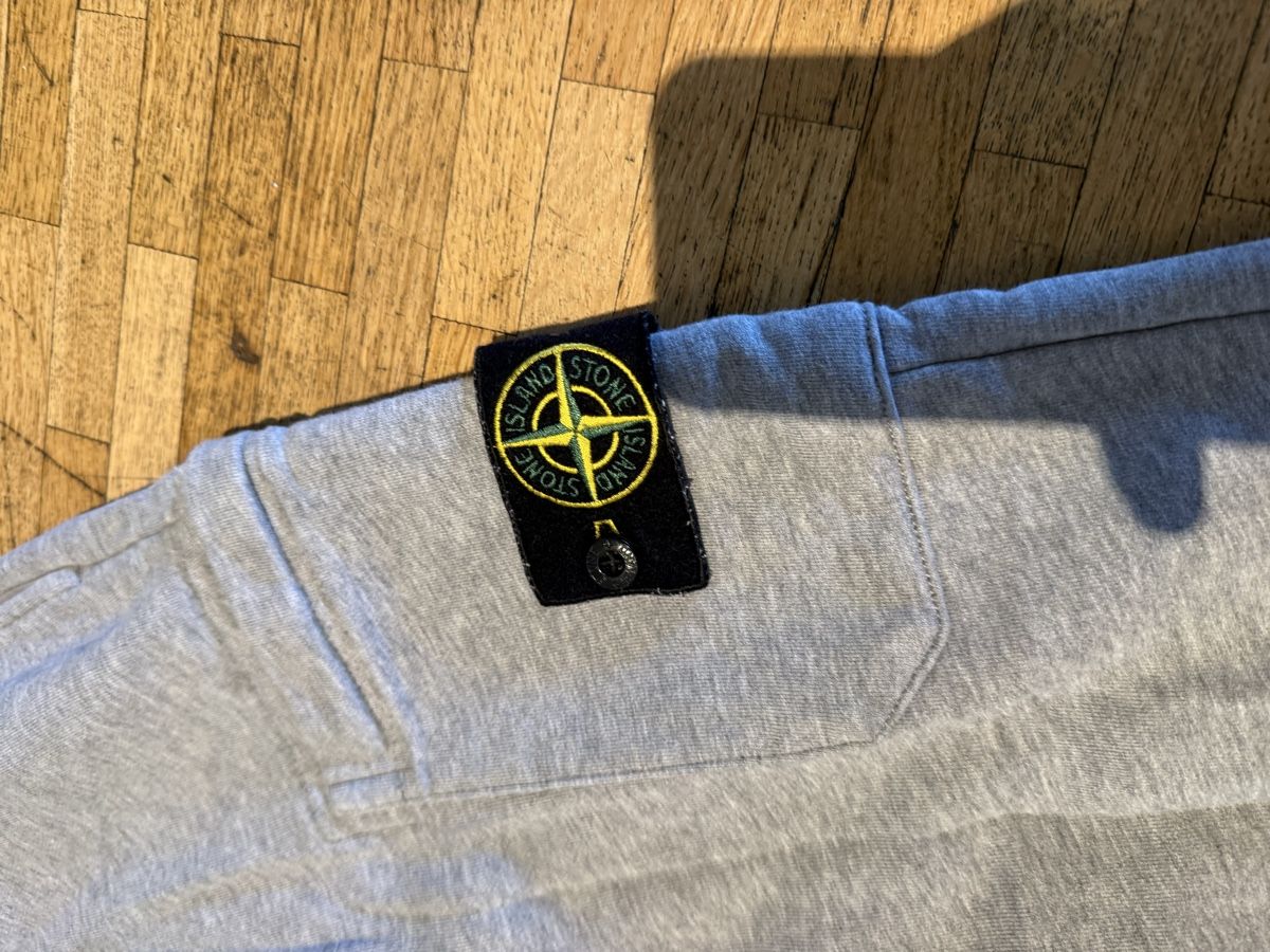 Stone Island Pantalons: Stone Island Joggers – D'occasion à Genève par SG_73 1