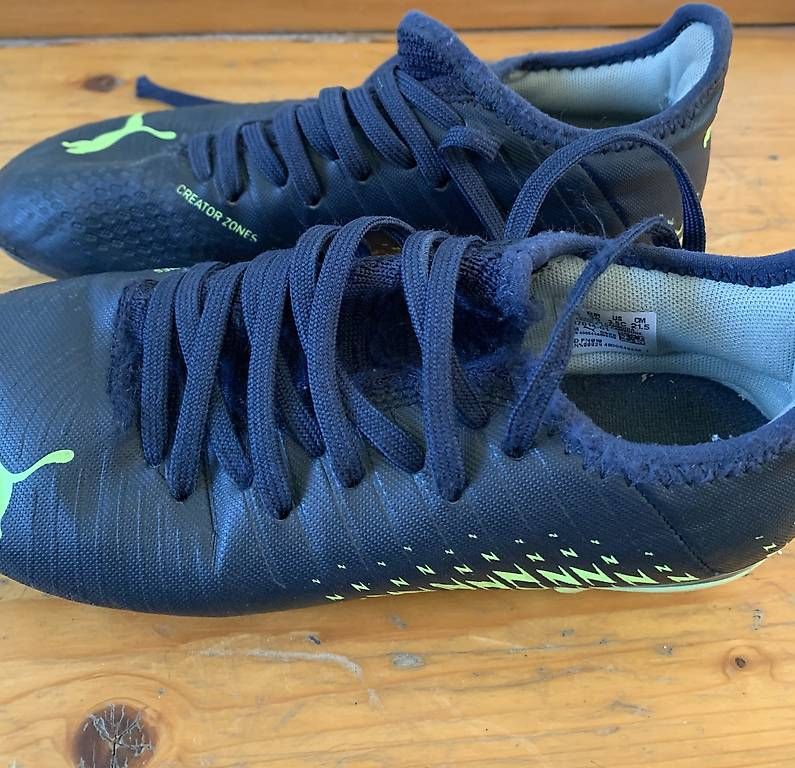 Scarpe per ragazzi: Kinderfussballschuhe mit Nocken – Usato da Zürich venduto da sim_2q8t 1