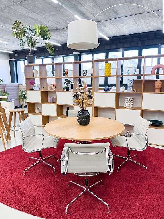 Tables: VITRA Eames Segmented Table Dining - Rund - Eiche - 130cm – Neuf avec emballage d'origine à Basel par used. 6