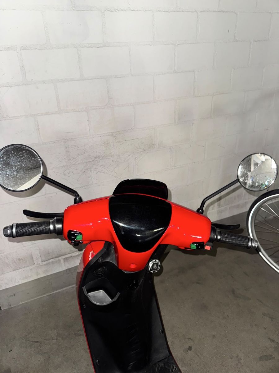 Scooters: BLU:S Stalker XT2000 E-Roller | 45km/h | 2000W – D'occasion à Oberburg par Diyi 2