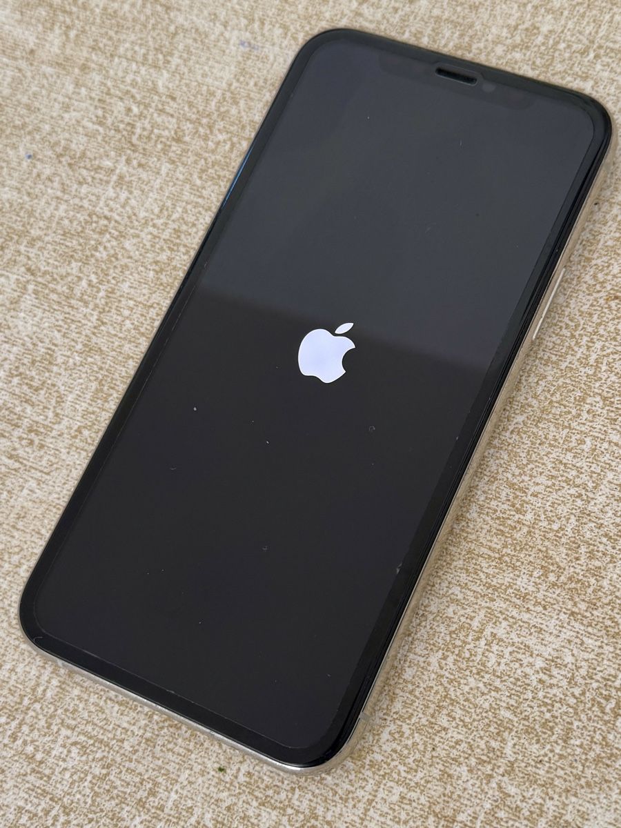 Apple Telefoni cellulari / Smartphones: iPhone 11 Pro, 256 GB, weiss – Usato da Kriens venduto da caschbu76 1