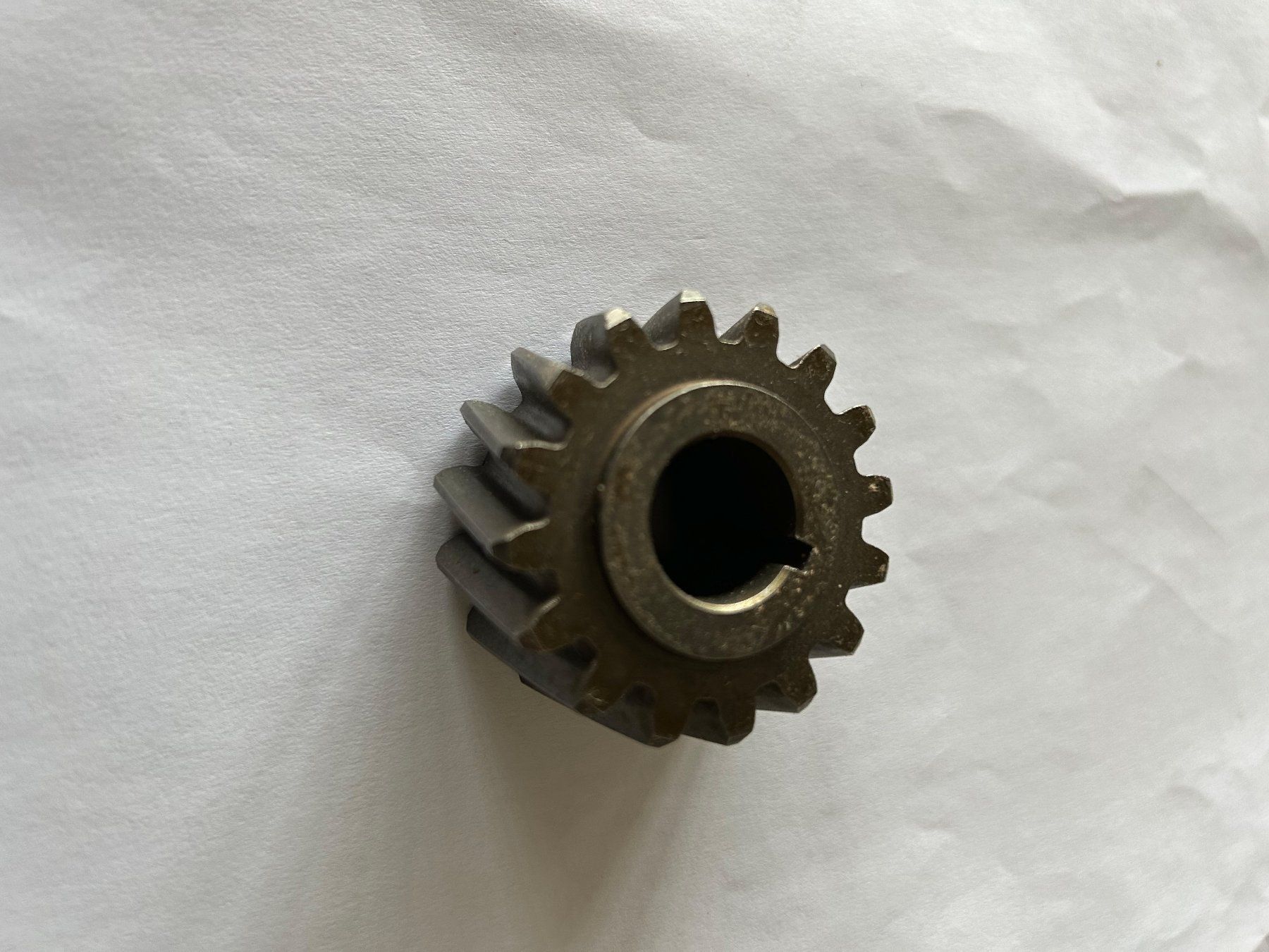 Massey Ferguson Traktoren: MF-Antriebsritzel zu Hydr.Tandempumpe MF 300 – Neu und originalverpackt aus Rothenthurm von mf-schuler