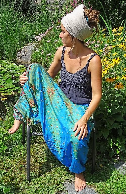 Hosen: Neue wunderschöne Aladinhosen – Gebraucht aus Oberwil b. Zug von Temuera